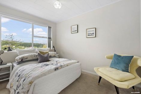 Photo of property in 1/10 Mcquoid Place, Glenfield, Auckland, 0629