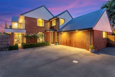 Photo of property in 100 Gardiners Road, Harewood, Christchurch, 8051