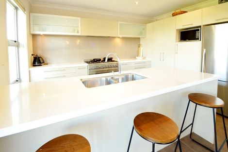 Photo of property in 114a Tiroroa Avenue, Te Atatu South, Auckland, 0610