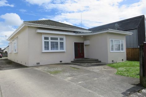 Photo of property in 6 Pirie Street, Palmerston North, 4410