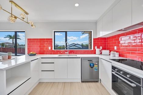 Photo of property in 60 Robert Ross Place, Clendon Park, Auckland, 2103