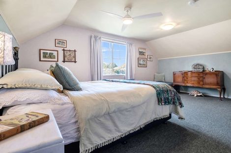 Photo of property in 16 Rangiwhea Road, Waiuku, 2123