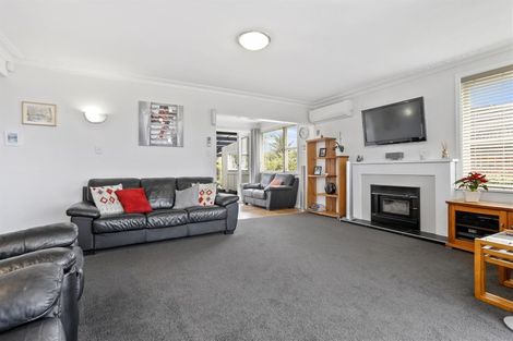 Photo of property in 48 Tiroroa Avenue, Te Atatu South, Auckland, 0610