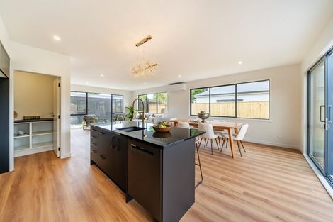 Photo of property in 47b Heretaunga Square, Silverstream, Upper Hutt, 5019