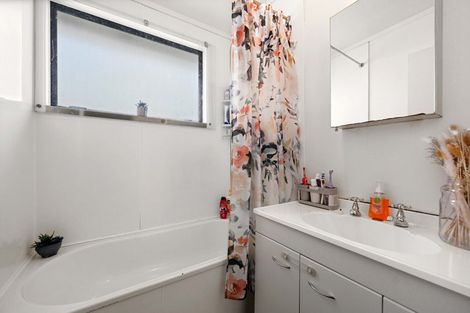 Photo of property in 1 Langdon Lane, Melville, Hamilton, 3206