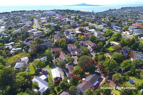 Photo of property in 1/649 Beach Road, Rothesay Bay, Auckland, 0630