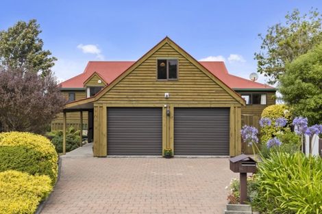 Photo of property in 14 Stanhope Grove, Korokoro, Lower Hutt, 5012