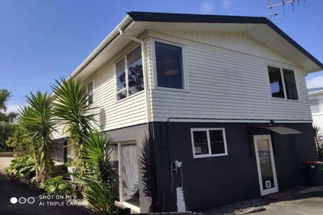 Photo of property in 1/328 East Coast Road, Sunnynook, Auckland, 0632
