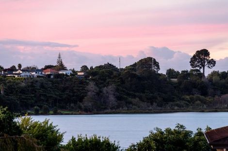 Photo of property in 26 Endeavour Avenue, Welcome Bay, Tauranga, 3112