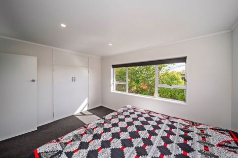 Photo of property in 5 Montana Place, Merrilands, New Plymouth, 4312