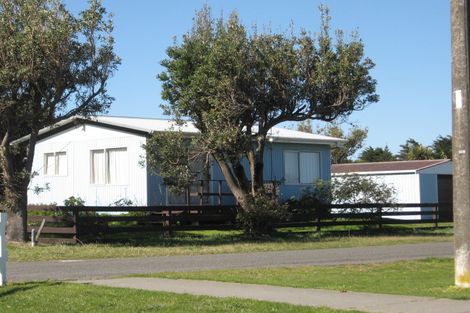Photo of property in 67 Koputara Road, Himatangi Beach, Foxton, 4891