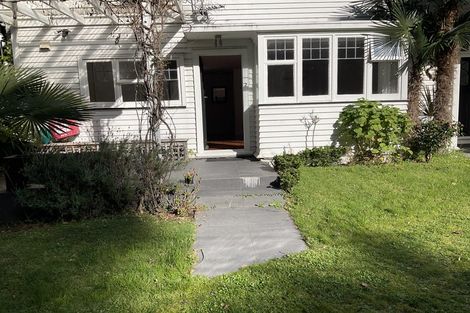 Photo of property in 2b Wilkinson Street, Oriental Bay, Wellington, 6011