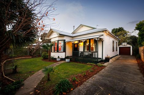 Photo of property in 16 Margaret Street, Roslyn, Palmerston North, 4414