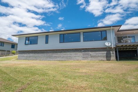 Photo of property in 24 Eagles Way, Cable Bay, 0420