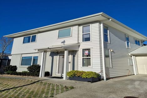 Photo of property in 26 Brashier Circle, Sunnyvale, Auckland, 0612