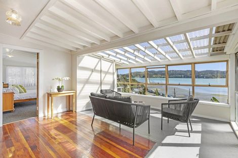 Photo of property in 77 Wallis Street, Raglan, 3225