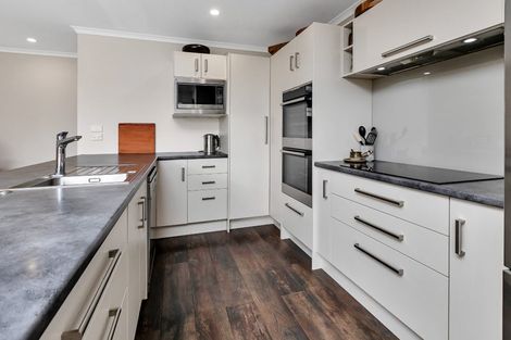 Photo of property in 26 Key West Drive, One Tree Point, 0118