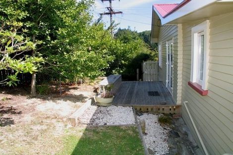 Photo of property in 118 Waikawa Road, Picton, 7220
