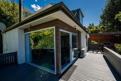 Photo of property in 8 Arawata Terrace, Fernhill, Queenstown, 9300