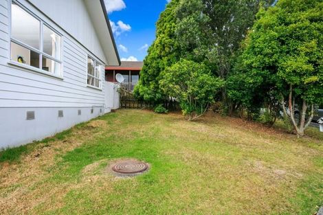 Photo of property in 14 Jumento Place, Unsworth Heights, Auckland, 0632