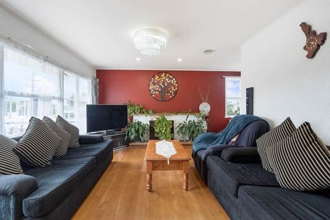 Photo of property in 22 Sarona Avenue, Glen Eden, Auckland, 0602