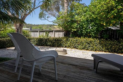 Photo of property in 32 Taumata Road, Omaha, 0986