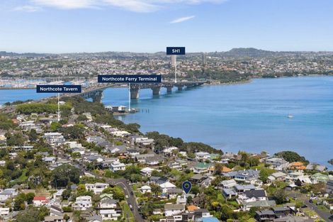 Photo of property in 8 Alfred Street, Northcote Point, Auckland, 0627