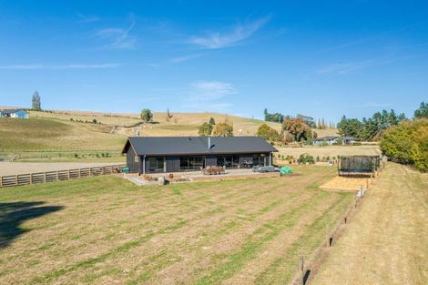 Photo of property in 360 Maharakeke Road, Waipukurau, 4281