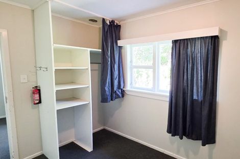 Photo of property in 11 Glanmire Road, Newlands, Wellington, 6037