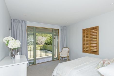 Photo of property in 11 Maungakiekie Avenue, Greenlane, Auckland, 1051