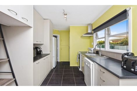 Photo of property in 10 Valley Road, Waiuku, 2123