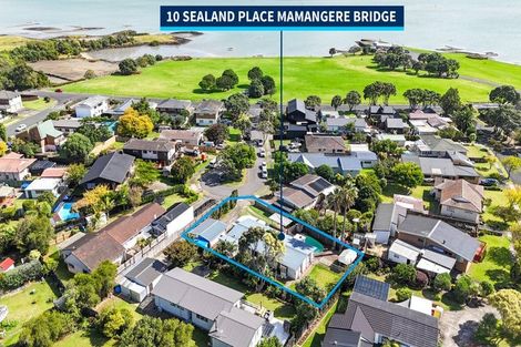 Photo of property in 10 Sealand Place, Mangere Bridge, Auckland, 2022