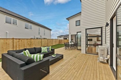 Photo of property in 18 Spyglass Street, Red Beach, 0932