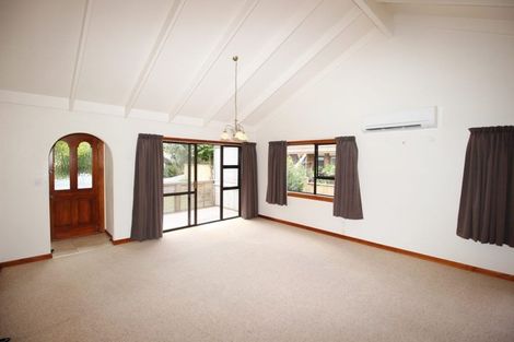 Photo of property in 37 Thorburn Avenue, Red Beach, 0932