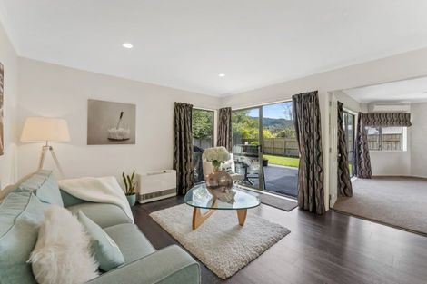 Photo of property in 8 Sapphire Grove, Birchville, Upper Hutt, 5018