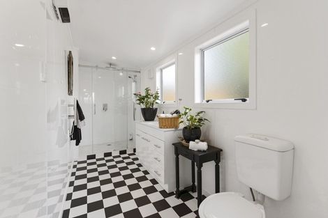 Photo of property in 39 Mako Mako Road, Levin, 5510