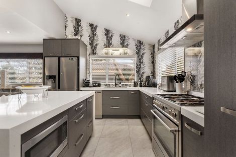 Photo of property in 19 Patons Road, Howick, Auckland, 2014