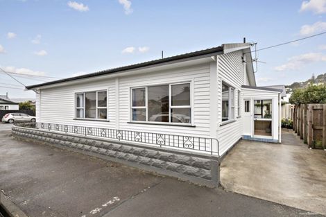 Photo of property in 32 Torridon Road, Miramar, Wellington, 6022