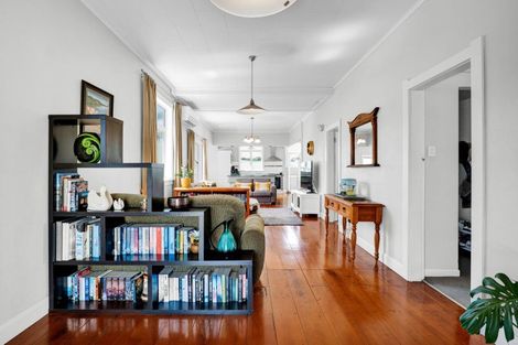 Photo of property in 23 Belt Road, Moturoa, New Plymouth, 4310