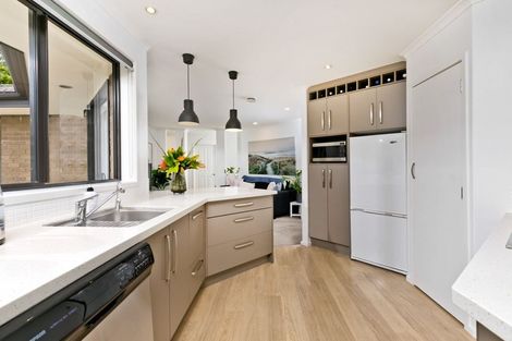 Photo of property in 33 Admirals Court Drive, Greenhithe, Auckland, 0632