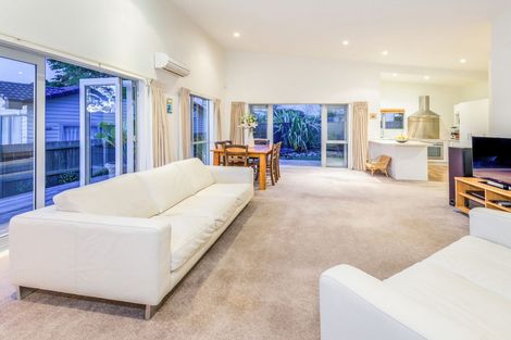 Photo of property in 103m Glengarry Road, Glen Eden, Auckland, 0602