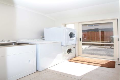 Photo of property in 8 Thyme Court, Flat Bush, Auckland, 2016