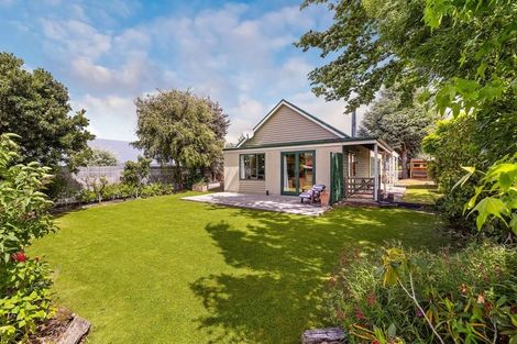 Photo of property in 8b Kuri Place, Wanaka, 9305