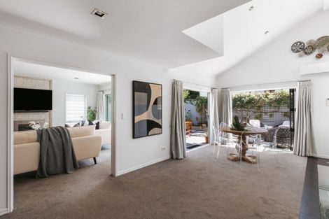 Photo of property in 650b Papamoa Beach Road, Papamoa Beach, Papamoa, 3118