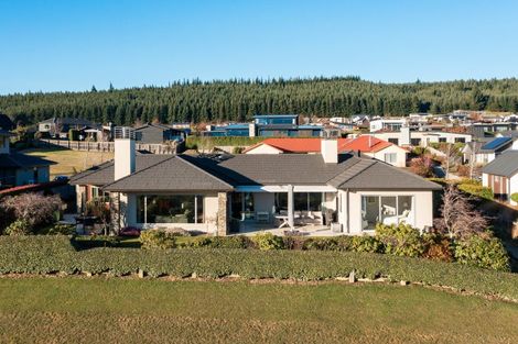 Photo of property in 15 Valley Crescent, Wanaka, 9305