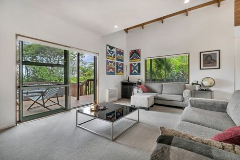 Photo of property in 2/143a Mokoia Road, Birkenhead, Auckland, 0626