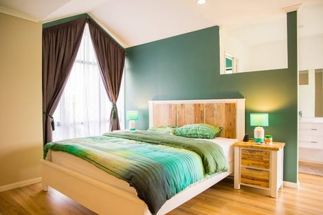 Photo of property in 11 Linicro Place, Wattle Downs, Auckland, 2103