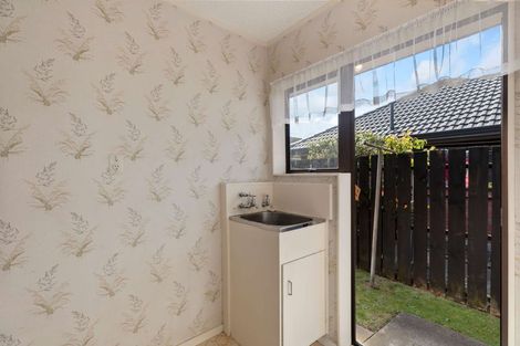 Photo of property in 2/10 Wellington Street, Papakura, 2110