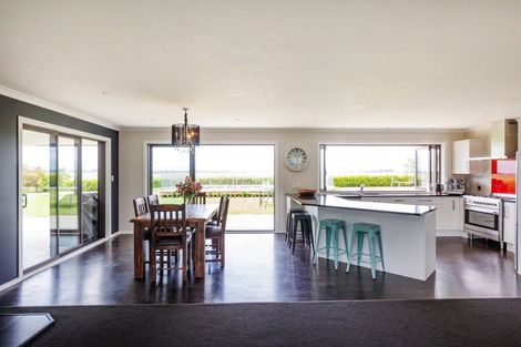 Photo of property in 707 Aranui Road, Kairanga, Palmerston North, 4475