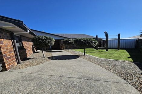 Photo of property in 17 Consort Close, Paraparaumu Beach, Paraparaumu, 5032